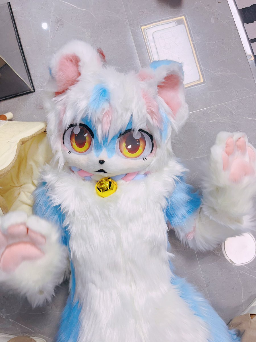 被扑倒啦 需要抱抱才能起来🥺
#fursuit #fursuitforsale #fursuitmaker #fursuithead
 #fursuitcommission #fursuits #fursuiter #fursuiting #furry #furrvfriends  #furryfandom #furrvartwork #furryart #cutefursuit #cutefurry #furrycommission #furryfriend #kemonofursuit #kemono