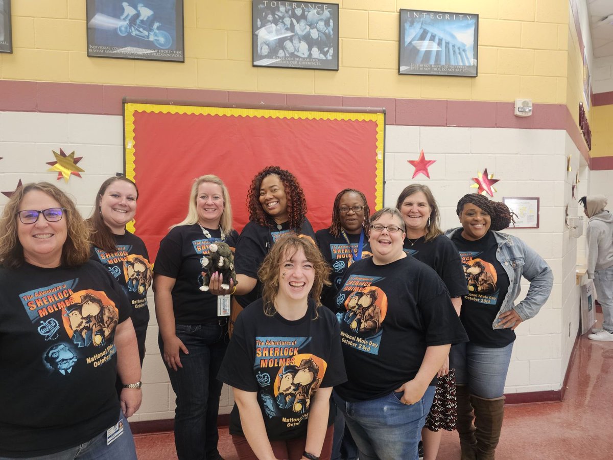 AnimeEducator29's tweet photo. Celebrating MOLE DAY!!!
Avogadro's Number 
#jagswag #weareshroderjaguars 
#MoleDay https://t.co/tOh2PAhGLL