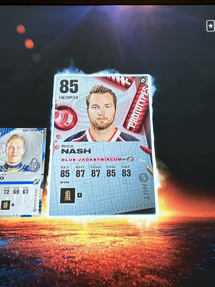 ccrobinson95's tweet photo. BANG! @TheNasher61 out of the level 3 #hut99 set! @EASPORTSNHL https://t.co/BygelEP7RJ
