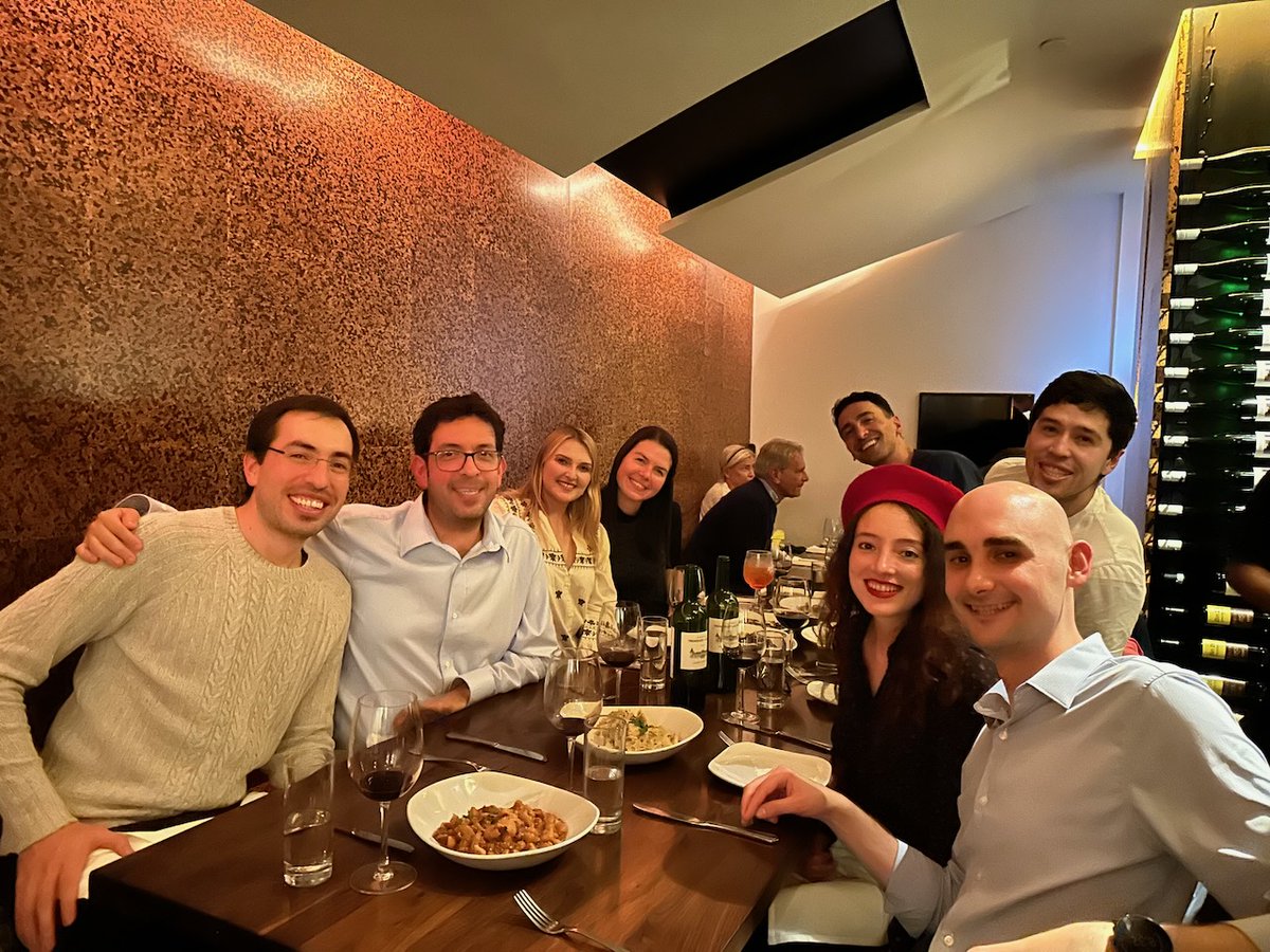When <a href="/PIRC_MGH/">Pediatric Imaging Research Center</a> gathers for a celebratory dinner, we start by ordering 20 bottles of wine (partially in the field-of-view) 😄🥂

<a href="/Camilojaimesc/">Camilo Jaimes</a> <a href="/fmachadorivas/">Fedel Machado Rivas</a> <a href="/MGHNeuroRad/">MGHNeuroRadFellows</a>
