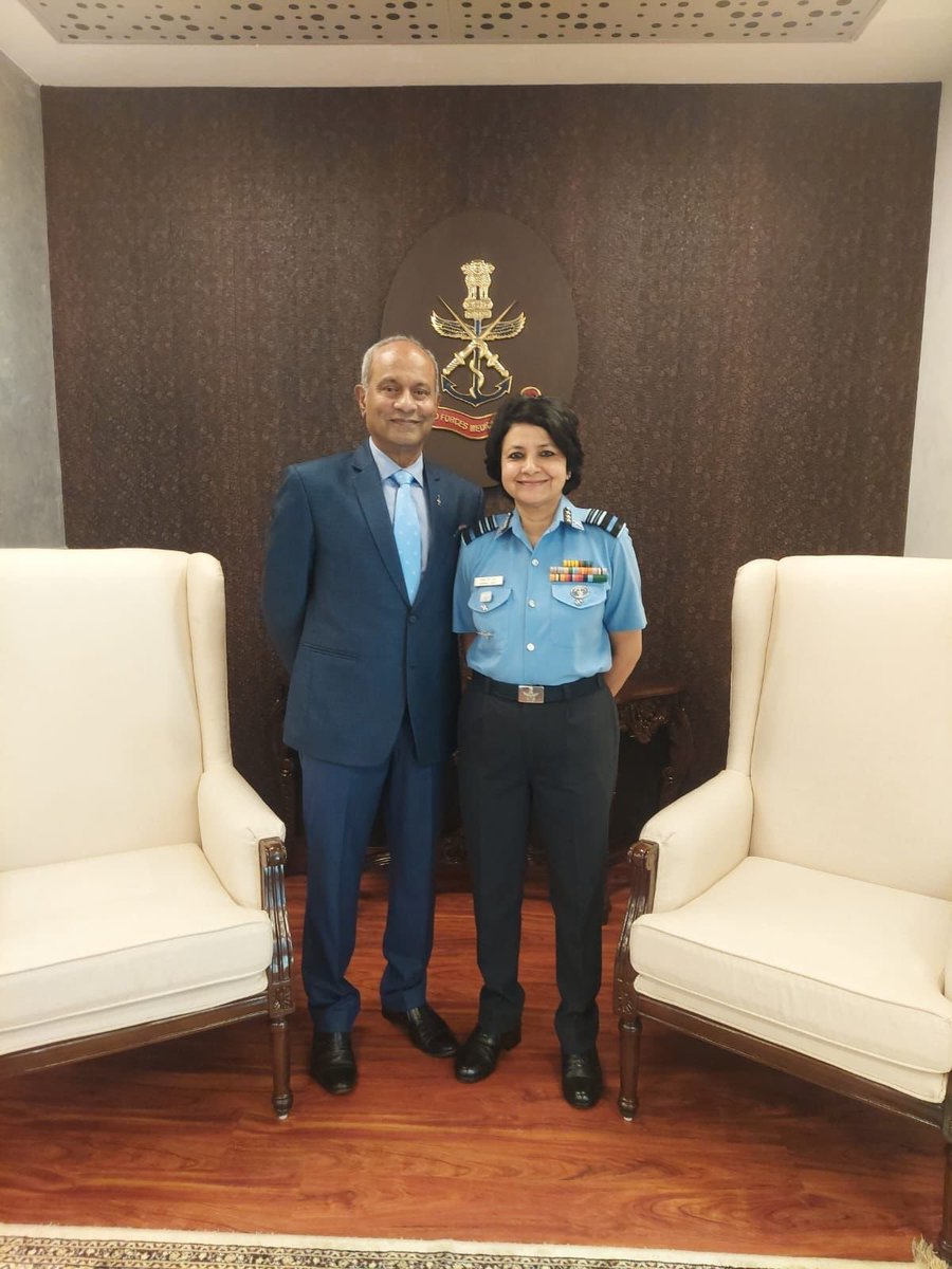 AnchitGupta9's tweet photo. As we rejoice in the remarkable achievement of the first Air Marshal couple in the @IAF_MCC , it's worth noting that this exceptional family has contributed to the IAF with a legacy of seven officers! Listing them all down here to celebrate this unique family.  (1/6) #IAFHistory https://t.co/Xul6L4vg3v