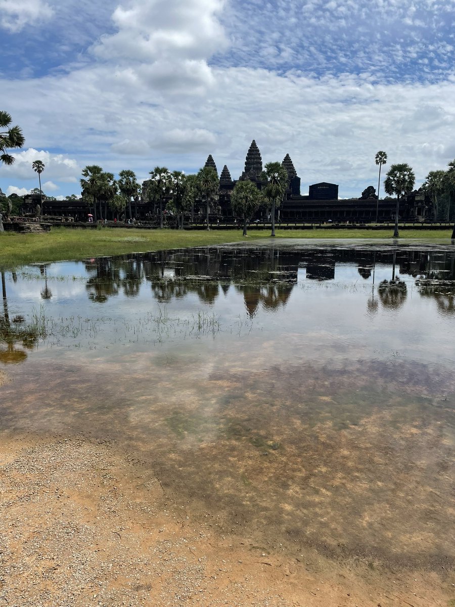 What I learned in Cambodia 1/2. 1. It was the 1st country to have a public health system (circa 1170) 2. Covid has had a huge economic impact on a country heavily dependent on tourism. Even now tourist numbers are only 30-40% of what they were, come it’s amazing as the photo show