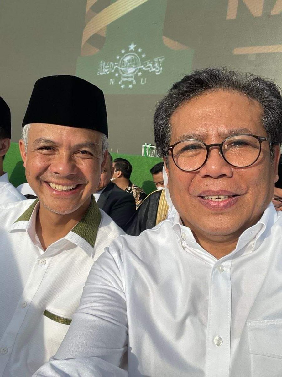 Jhon Sitorus (@jhonsitorus_18) on Twitter photo Hanya sedikit tokoh yang mengecap JABATAN era Jokowi (komisaris, menteri & Dubes) yang masih memperjuangkan nilai IDEALISMENYA
Salah satunya bung <a href="/fadjroeL/">Dr. M. Fadjroel Rachman</a>
Angkat topi untukmu bung, selalu SETIA bergerak bersama ANAK KANDUNG REFORMASI, konsisten melawan ORDE BARU dan Hanya sedikit tokoh yang mengecap JABATAN era Jokowi (komisaris, menteri & Dubes) yang masih memperjuangkan nilai IDEALISMENYA
Salah satunya bung <a href="/fadjroeL/">Dr. M. Fadjroel Rachman</a>
Angkat topi untukmu bung, selalu SETIA bergerak bersama ANAK KANDUNG REFORMASI, konsisten melawan ORDE BARU dan