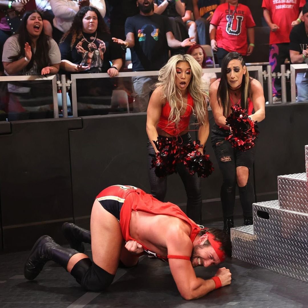 SeductionToxic's tweet image. While with Thea we were cheerleaders to support Duke and Andre Chase who won and this Tuesday at Halloween Havoc they will have a match for the Tag Team Champions.