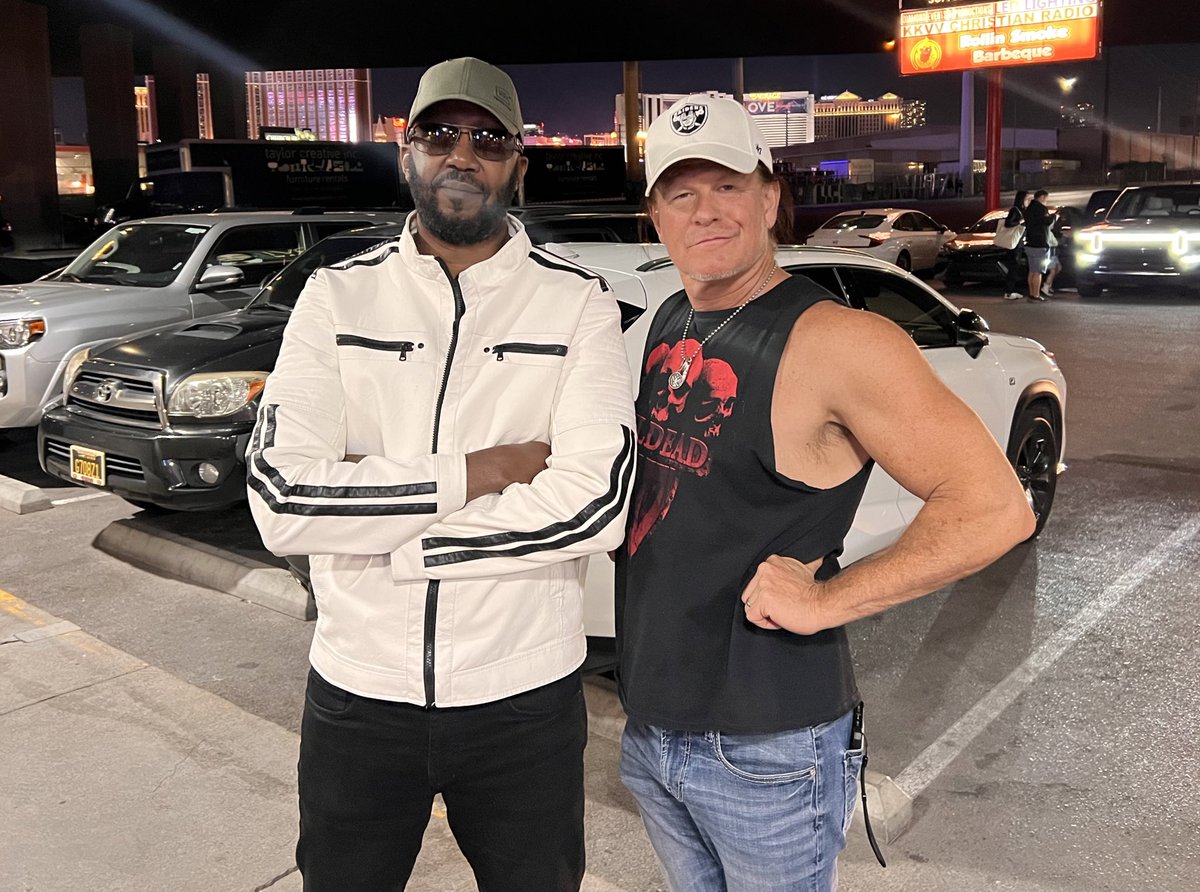 kibeandy's tweet photo. Vegas iniside! With the main man himself @RationalMale. Dude is 54 and fitter than me…ni kiundu ridiculous! https://t.co/ctc64xj9ZL