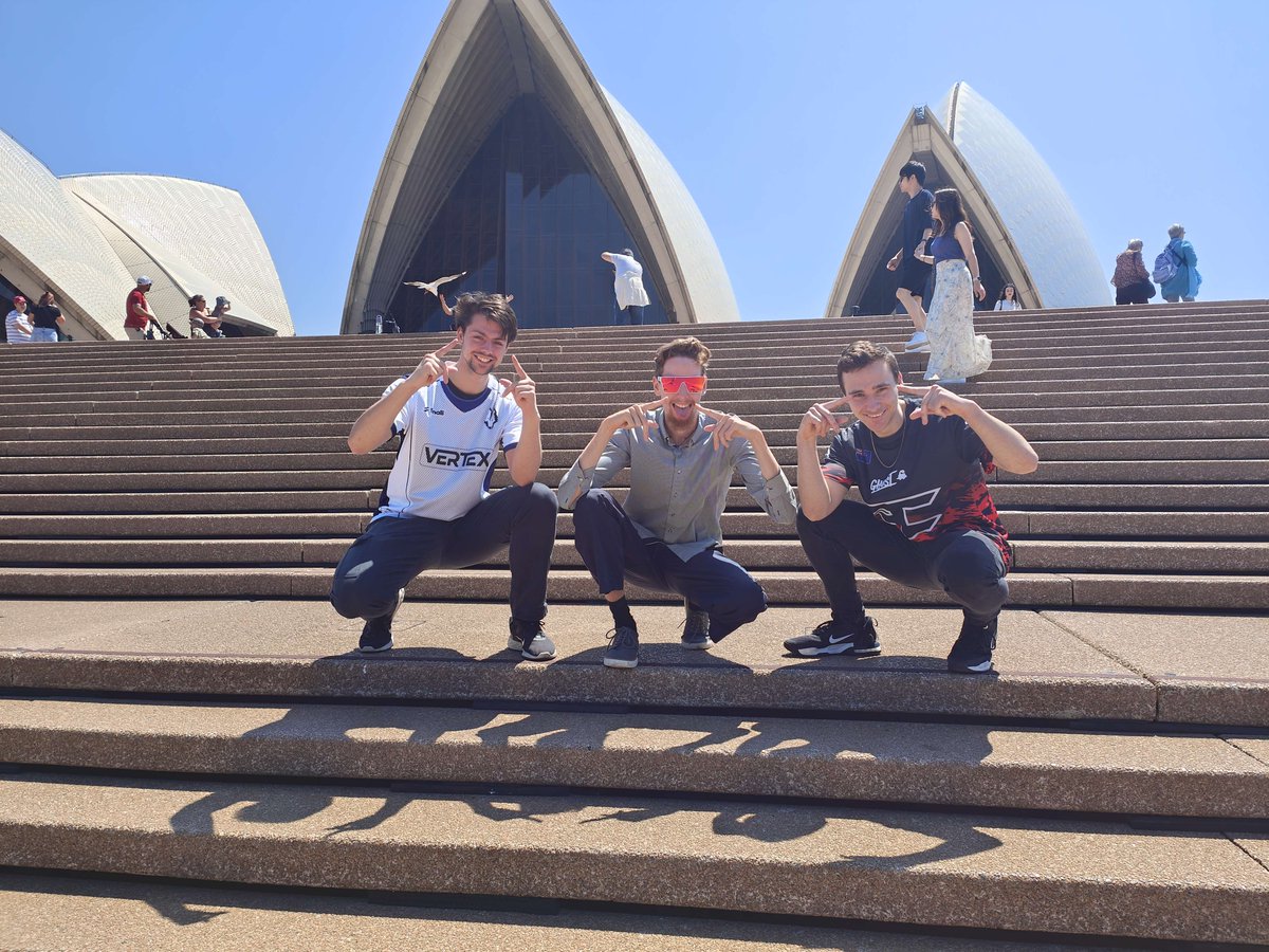 Mr Shark tweet media