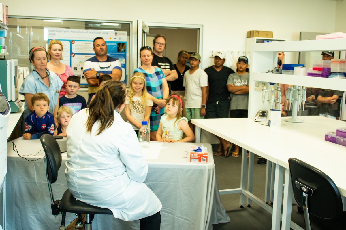 ExmouthResearch's tweet photo. It was great to meet so many local sea snake enthusiasts at the @ExmouthResearch lab open day on the weekend! 🐍🌊

@UniofAdelaide scientists enjoyed busting some common sea snake myths, as they introduced our community to 4 species of snakes found in the Exmouth Gulf. https://t.co/WszInldHyi