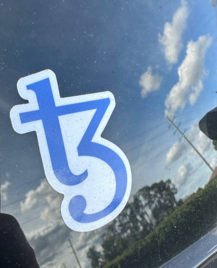BakingBenjamins's tweet photo. I #Tezos even when I drive https://t.co/lcJX1sYNnT