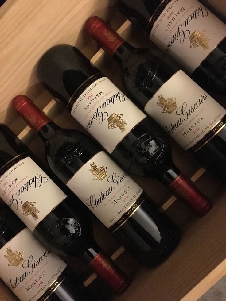oursw3etnothing's tweet photo. ⠀ ⠀—— ⠀você tem uma mensagem! 💌

acredito que nossas marcas sejam os vinhos em momentos aleatórios e as síndromes de masterchefs do nada. e claro, nossos banhos. eu amo cada segundo ao seu lado.

Sua Ana Taylor. https://t.co/3HJYWNHUnS
