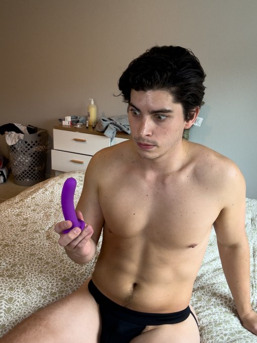 Guess what's happening this week 👻 https://t.co/GIdRwyFwHW