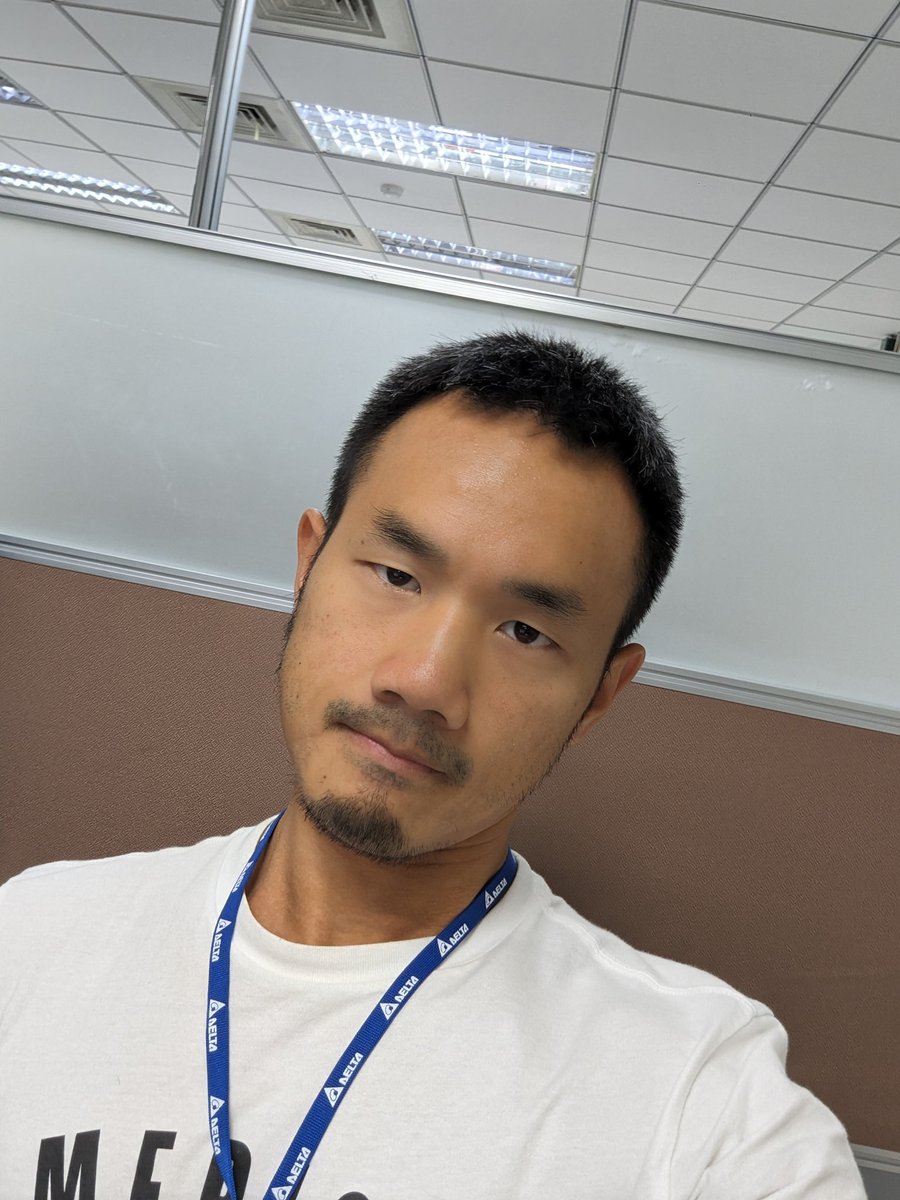 shafferlin's tweet image. 今天軟體商原廠找我 &amp;amp; PM 開會
原本是說要介紹軟體功能跟分享經驗啦…
結果根本是來打通關係 (X) 挖底細 (O)
我差點沒說出我只到職一個半月
然後不僅那套軟體是我負責還從來沒用過
連自己 EE 知識也幾近於 0...... (汗)

沒偶包，這裡也沒在經營
照片就隨便亂丟好了