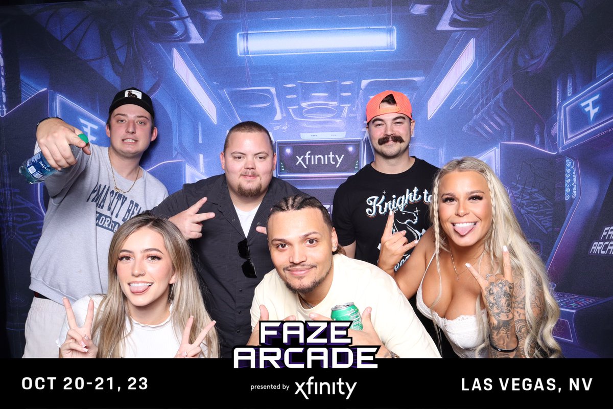 Vegas didn’t disappoint. Yall the real ones! <a href="/BrazyyBecca/">BrazyBecca</a> <a href="/lyciafaith/">lycia faith</a> <a href="/Josh_kindred12/">Josh</a>