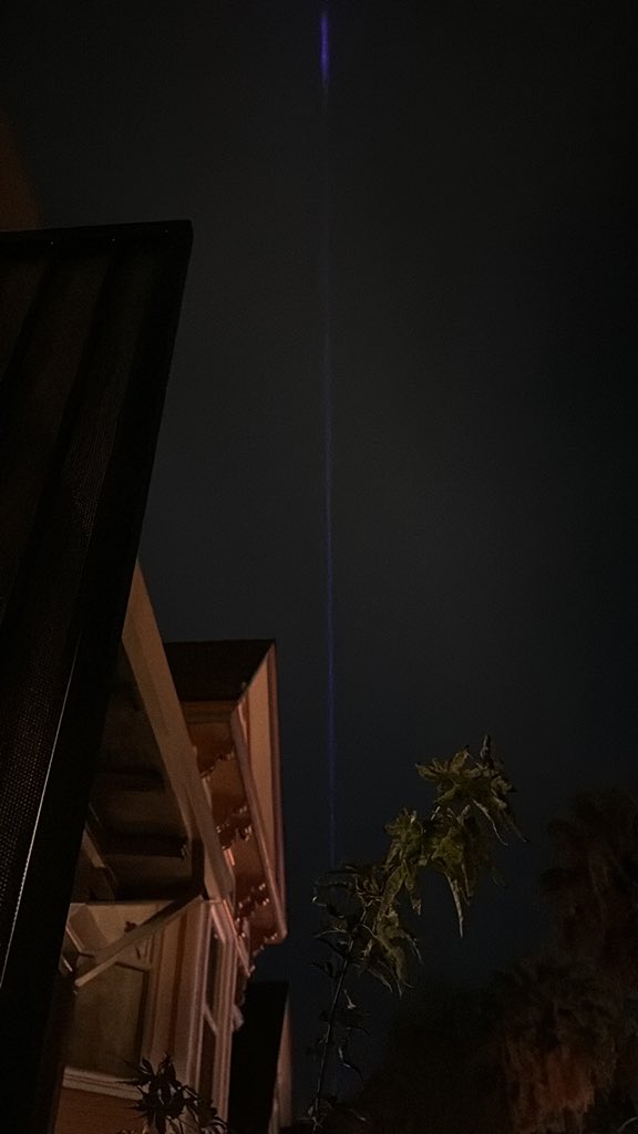 ZechariahFields's tweet photo. Why is the beam lit? It looks brighter than last year. #Sacramentoproud https://t.co/DVomm5OGMt
