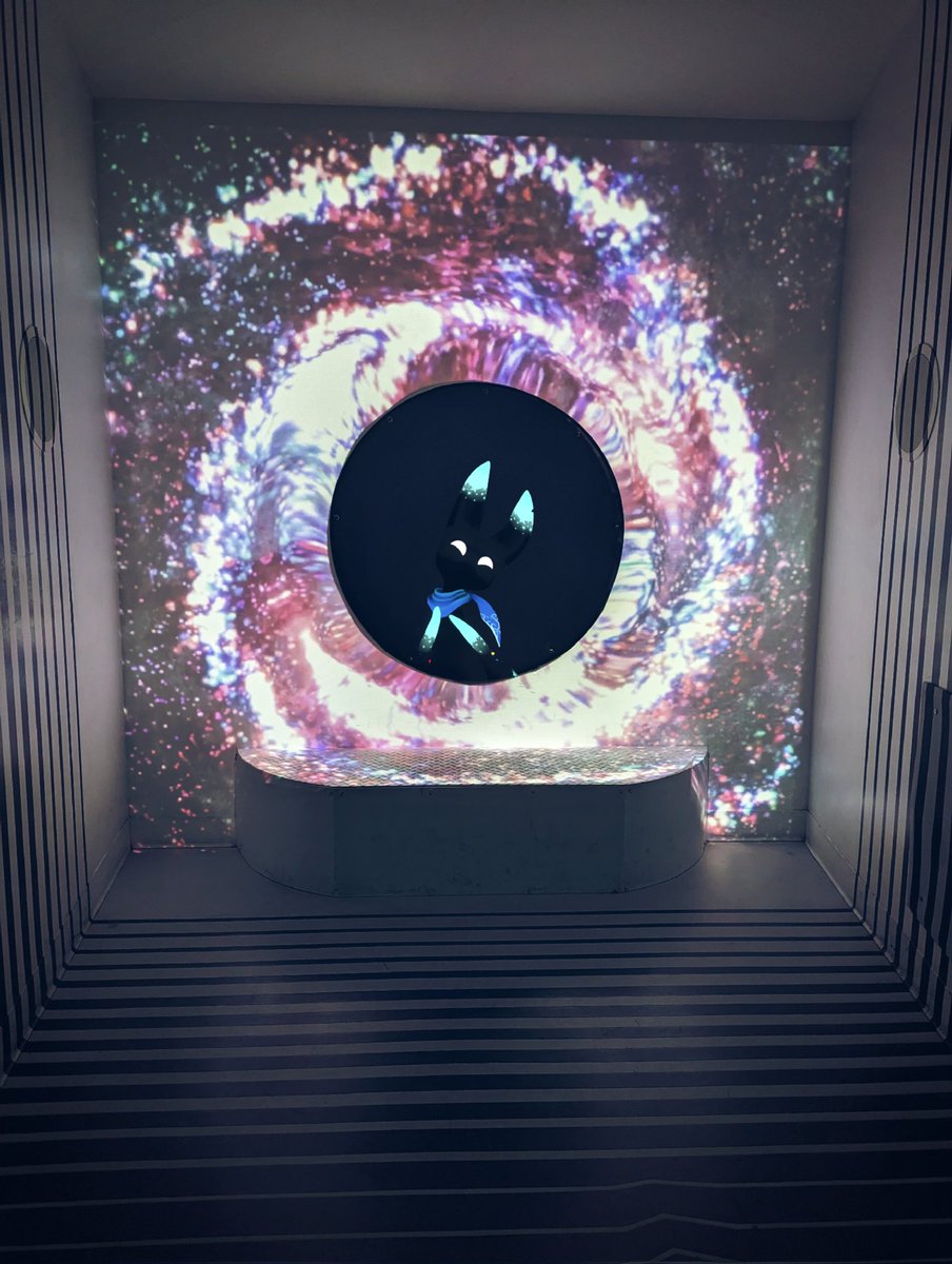 EdeamousVR's tweet photo. 🐱🐺 Went to Meow Wolf with friends! It was.... Like going home! 💙👽 (But people should step messing with transdimensional forces without reading a manual first).

#VRG #TwitchCon #lasvegas #meowwolf #vtubwe #artuber https://t.co/TMf28dUscP
