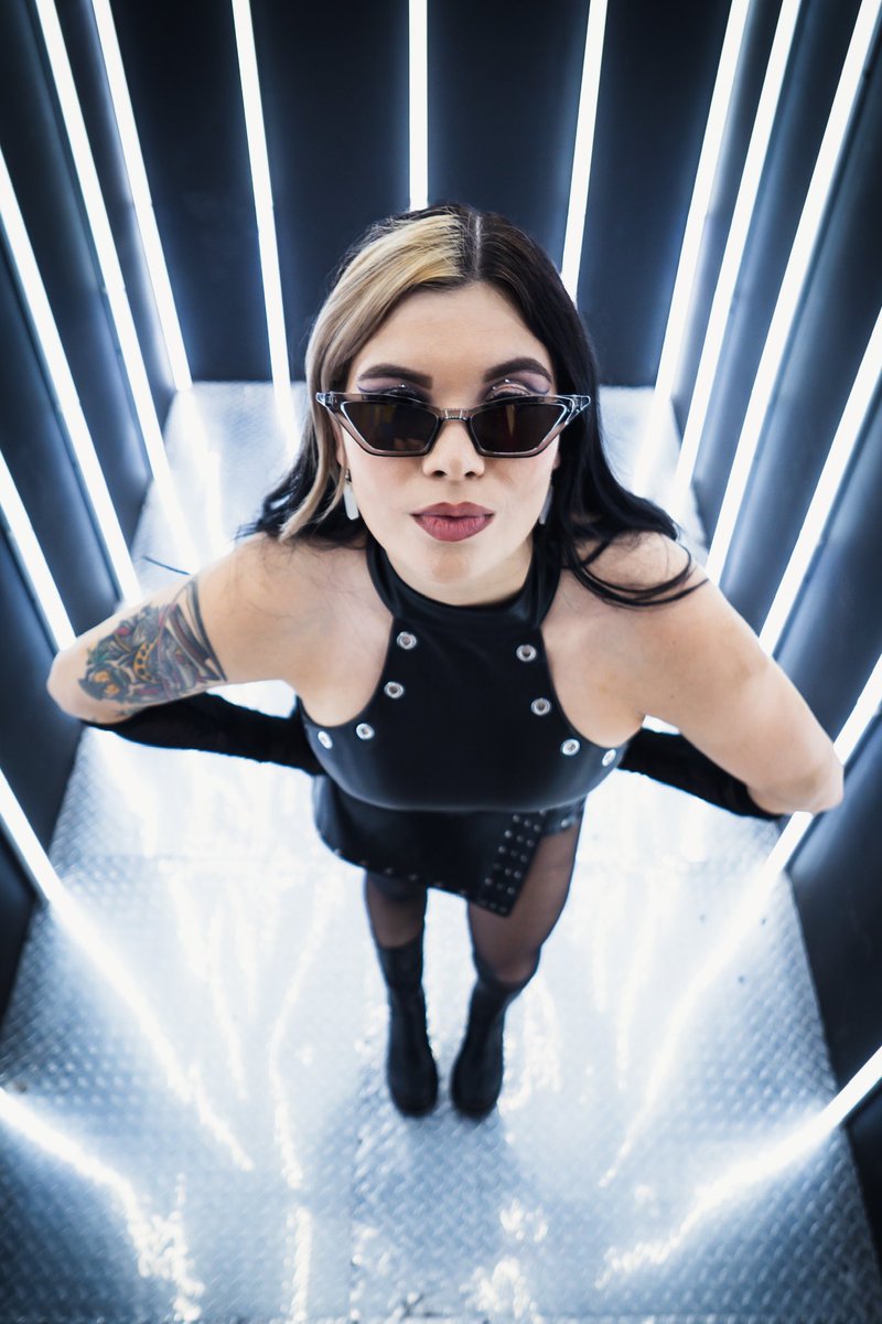 ilumusic__'s tweet photo. What’s your favorite CHANNEL? 📺🤍
-
-
-
Shot By: Michael Williams 
#singer #songwriter #electectronicsynthmusic #upcomingartist #videogame #alternative #losangeles #femalevocalist https://t.co/ZjbZCiHOiu