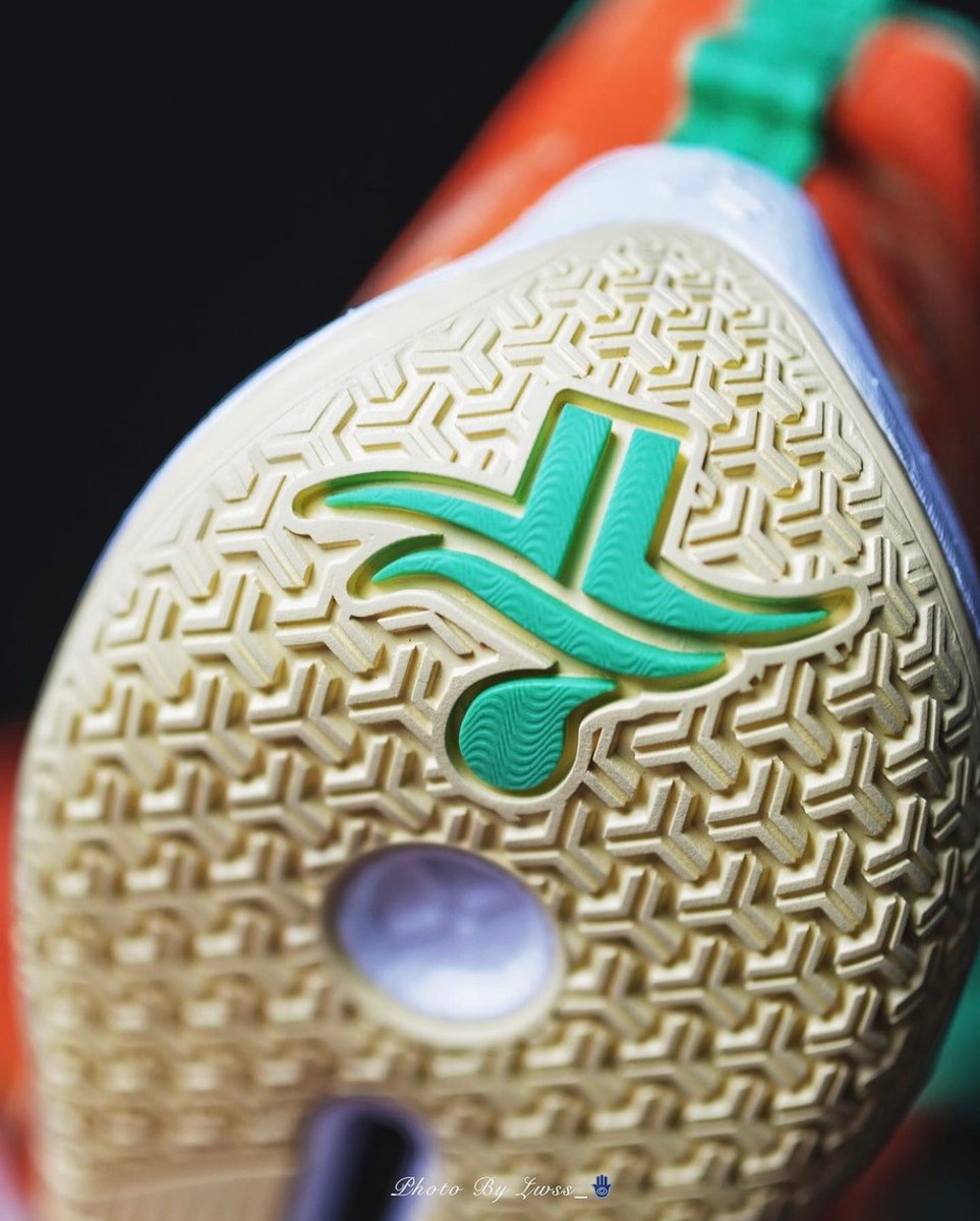 JLin7's tweet image. Most of my JLIN 3 colorways have deep meaning but......I love me my burgers and cheat meals 🤷🏻‍♂️🍔 
#xtep