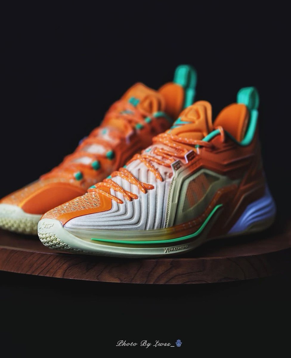 JLin7's tweet image. Most of my JLIN 3 colorways have deep meaning but......I love me my burgers and cheat meals 🤷🏻‍♂️🍔 
#xtep