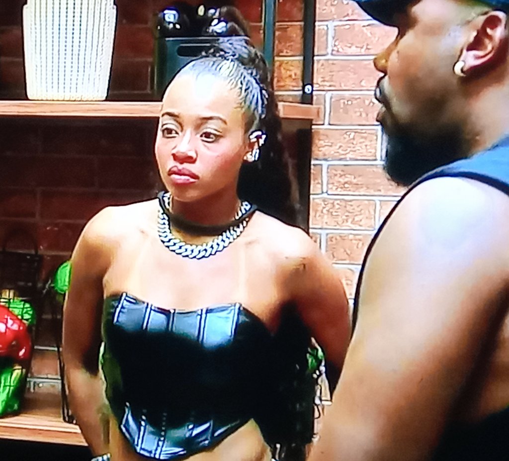 PortalInesBr's tweet photo. Lily querida, sinto te informar, mas você é soberba.

SO - BER - BA!

#ProvaDeFogo 
#AFazenda https://t.co/Au7nEwVMU2