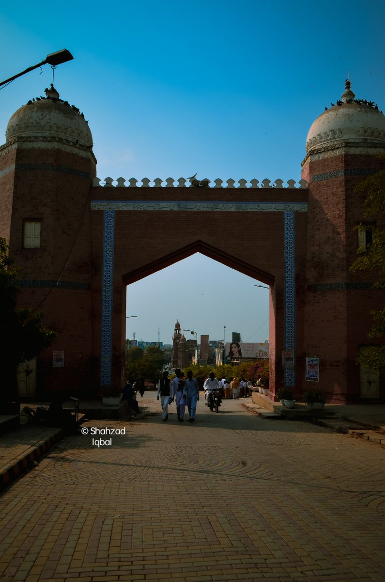 W_O_C_NFT's tweet image. According to some estimates the original fort was built by Katoch Rajput dynasty of Kangra or trigarta kingdom between 800 And 1000 B.C.  however it was later destroyed. It was rebuilt by ranghar chief near the city of Multan
#fortqasim #multanhistory #bbcworldservice #dawnnews