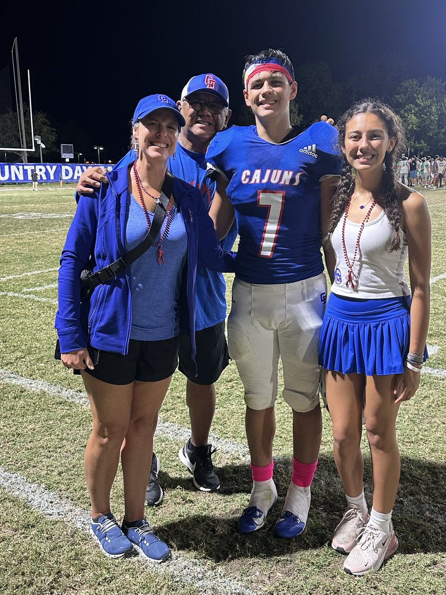 GXS8NTS's tweet photo. @Cambeezy_ my son just found out your Filipino tonight.  He’s your newest biggest fan.  He’s like dad, he’s Filipino ❤️🇵🇭My son rocking the Filipino head band.   God Bless!! #Pinoyproud #filipinoamericanheritagemonth https://t.co/TRCouXRDMw