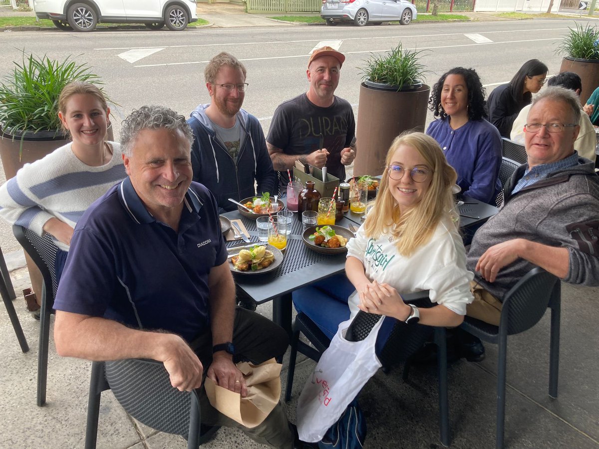 Ending @JMSWason's research visit down under with an AFL match and tasty brunch. The @MonashUni Biostats Unit have been the perfect hosts -- thank you!