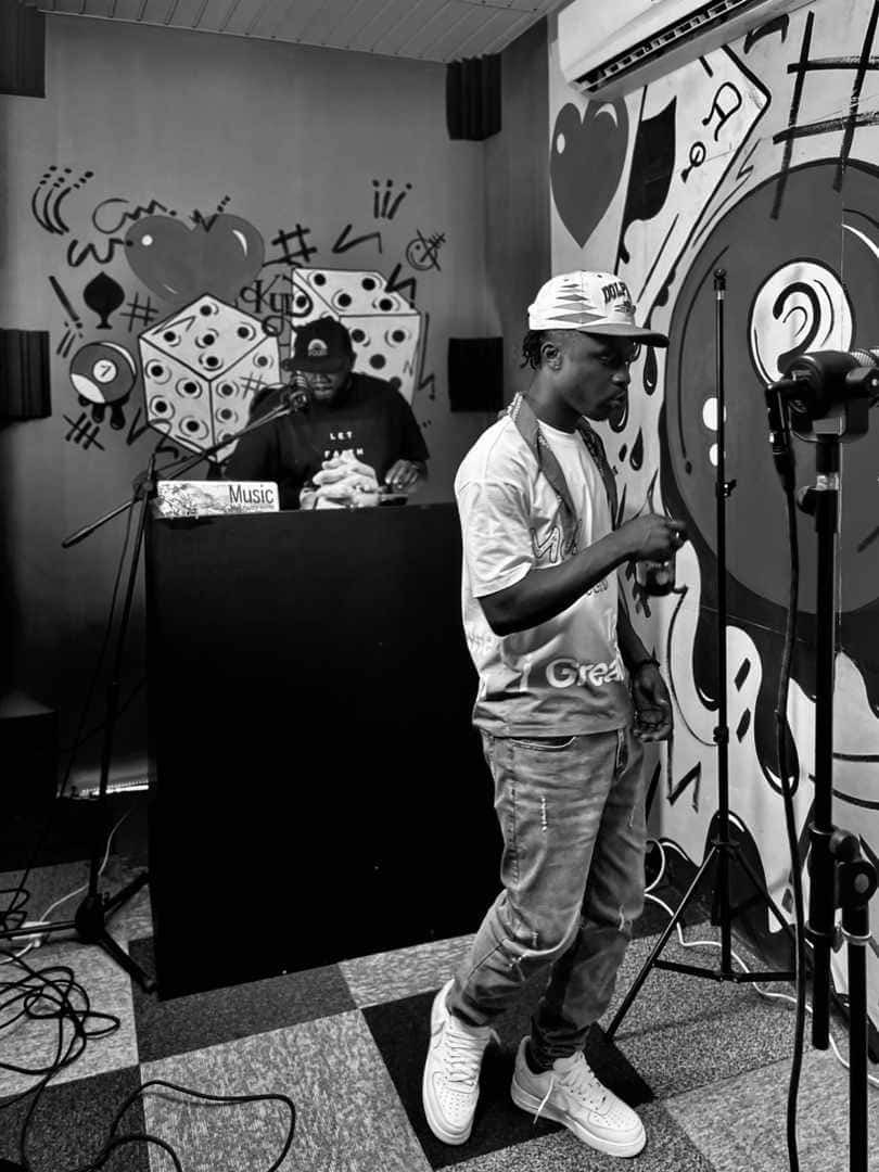 goode_fynn's tweet photo. Monster in the Booth
@kojo_vypa ๐ฅ๐ซ
#streetcold #moef04 #TvXYZ #Nanaaba #Arrested #Serwaa
https://t.co/oWqA2N2GyP https://t.co/8H4sl2kaOy