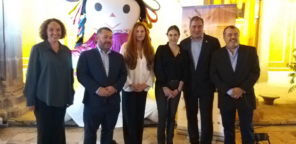 FactorMeetings's tweet photo. #CoberturaQro | Con un coctel de bienvenida, @QroTravel y @MITMEvents dan la bienvenida a los 130 representantes de 36 países que estarán presentes en #MITMAmericas en el @QCCmx https://t.co/XZhF6Q9bGz