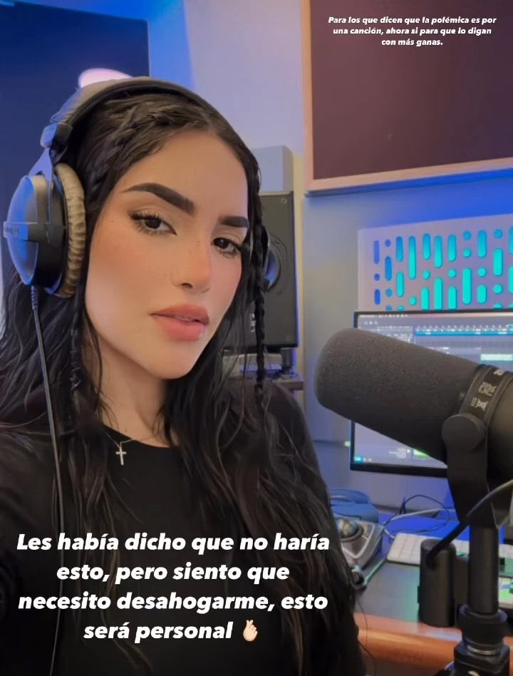 LS_xKOs's tweet photo. La manera en como lo quiere ocultar diciendo “para que lo digan con mas ganas”🤣🤣🤣🤣 no @KimberlyLoaiza_ no puedes aplicar la misma que Shakira, de mujeres a mujeres no te compares😘 https://t.co/A6YnTUc45u