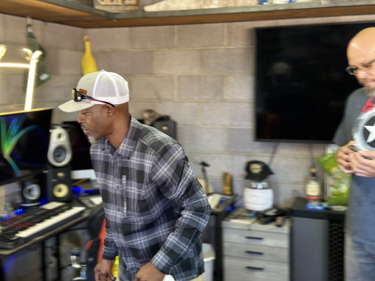 LARamon2's tweet photo. L.A. Ramon, B. Mudd @husleinc studios @sacpaca records @laramon2 #laramon ⁦@uber_ants⁩ #coloradosprings #719 https://t.co/DwX8o1CnzP