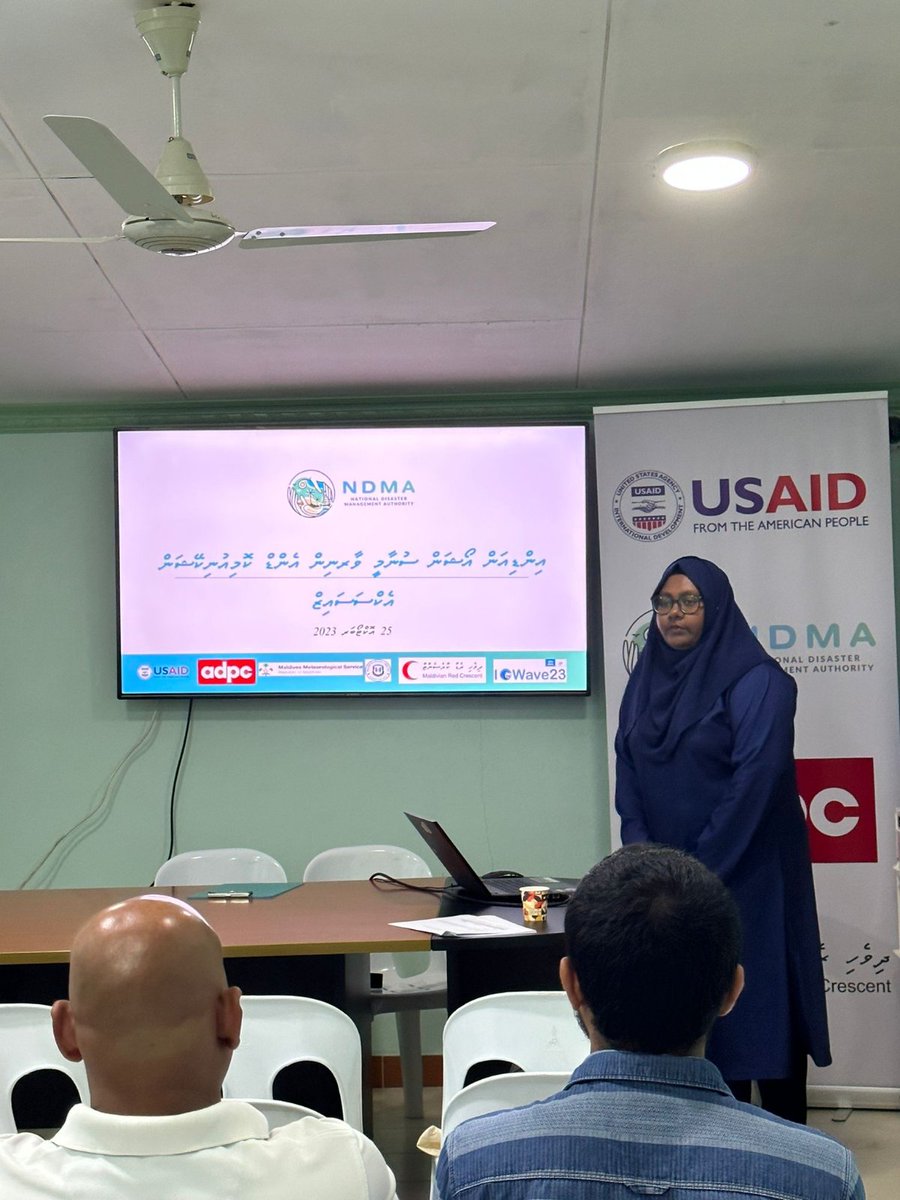 NDMAmv's tweet photo. 🌊 As part of our preparations for the #IOWave23 Tsunami Drill, we conducted a vital session yesterday, imparting knowledge to students, parents, and teachers in B. Kendhoo. Safety is at the forefront of our mission. https://t.co/5q3mojvqVR
