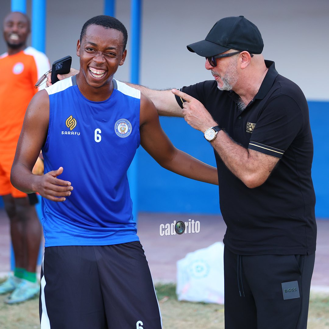 Mashabiki wa Yanga bado wanatamani kupata huduma ya Kiungo Fundi Mtanzania Fei Toto  haya yote yameonekana jana Kijana akigusa  tu Mpira majukwaani Kelele nyingi za kumzomea