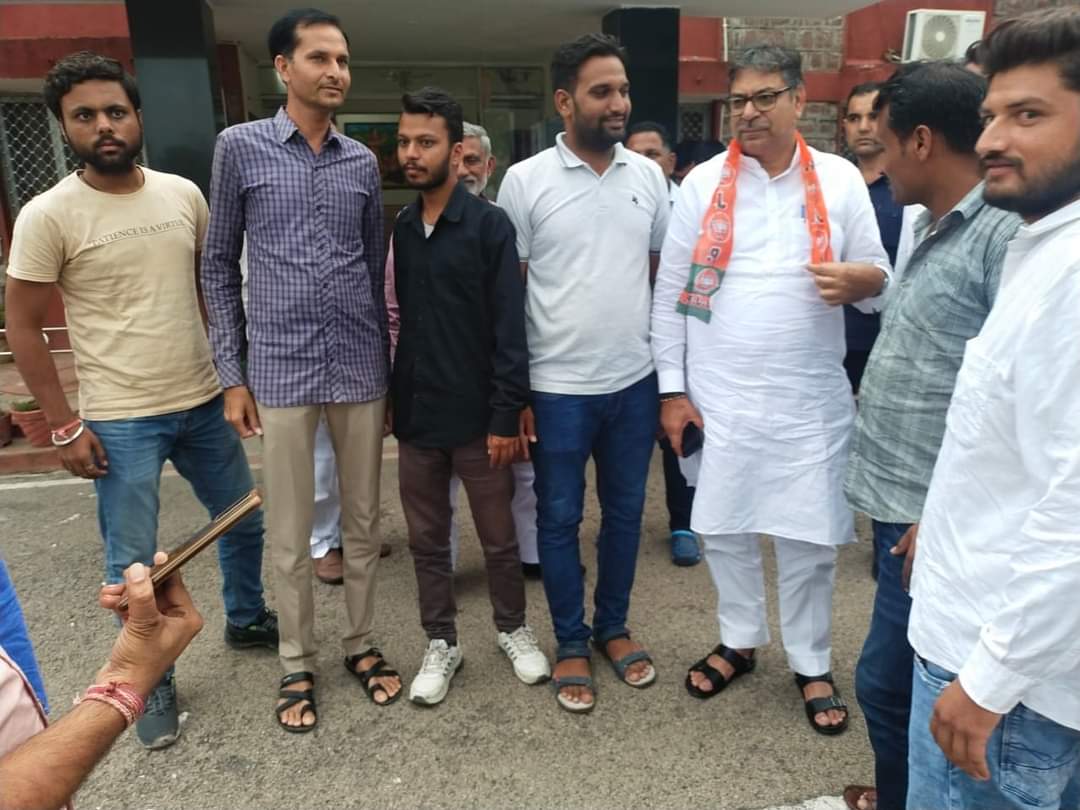 भाजपा राजस्थान के पूर्व प्रदेश अध्यक्ष एवं राजस्थान विधानसभा में उपनेता प्रतिपक्ष आदरणीय भाईसाहब डॉ. सतीश पूनियां जी को जन्मदिन की हार्दिक बधाई एवं शुभकामनाएँ।

आपके उत्तम स्वास्थ्य एवं दीर्घायु जीवन की कामना करते हैं।
<a href="/DrSatishPoonia/">Satish Poonia</a> <a href="/OfficeOfDrSP/">Office of Dr. Satish Poonia</a>