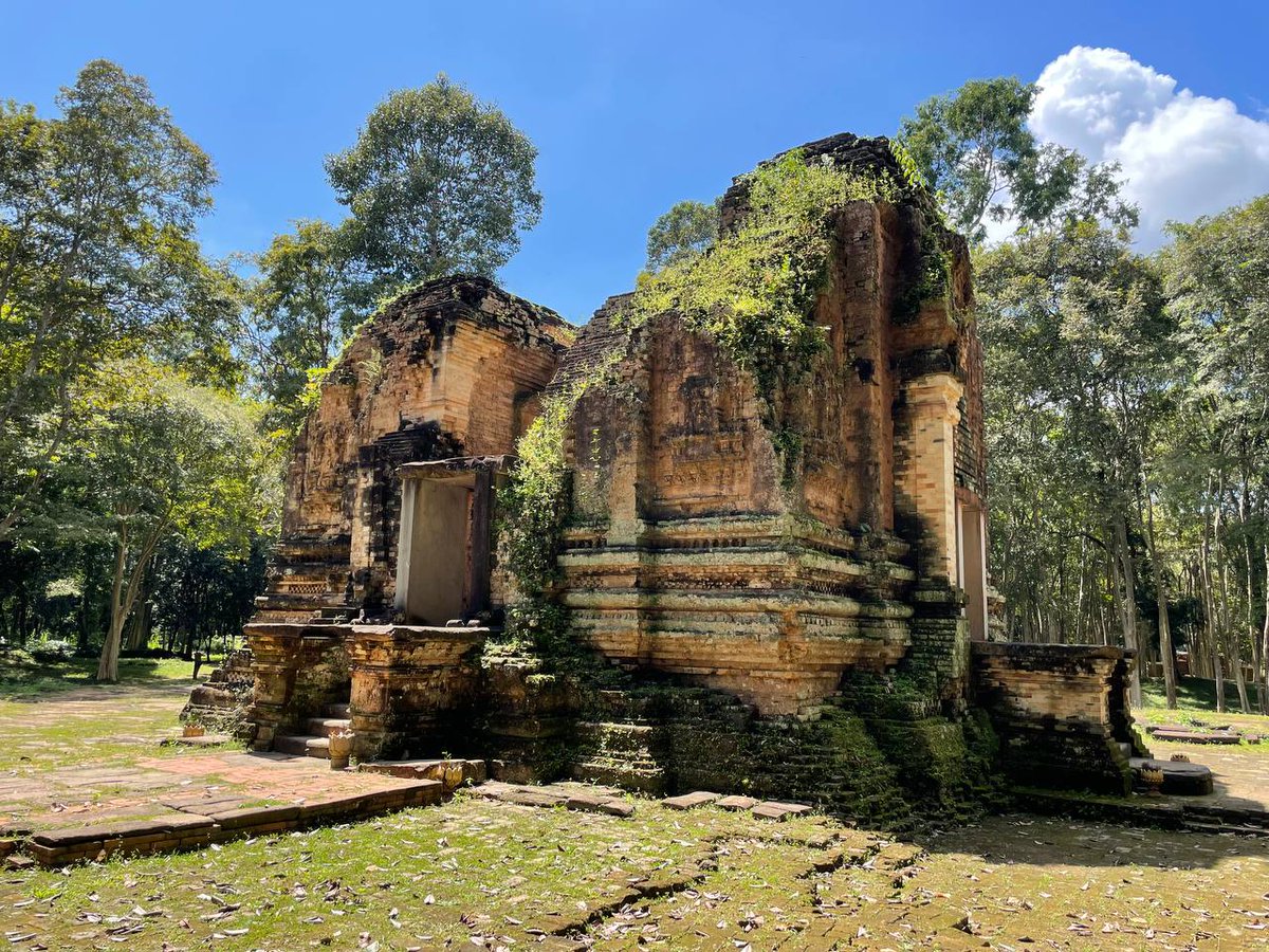 lekchandeth's tweet photo. Good morning everyone
How are you doing? Hope you are all doing well, Does everyone know Cambodia 🇰🇭? Cambodia is beautiful country #Prasat Sambor Prei kuk https://t.co/Mad11YL86B