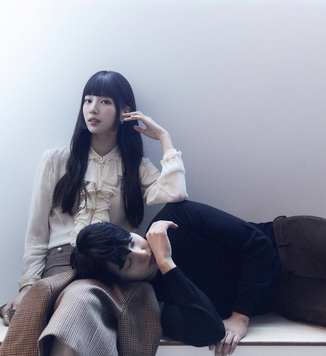 suzycontents's tweet photo. 231024 SUZY’s instagram update (1)

“They said we are WonDu (couple)” 

#SUZY #BAESUZY #YANGSEJONG #DOONA https://t.co/T2JZmlgiRn