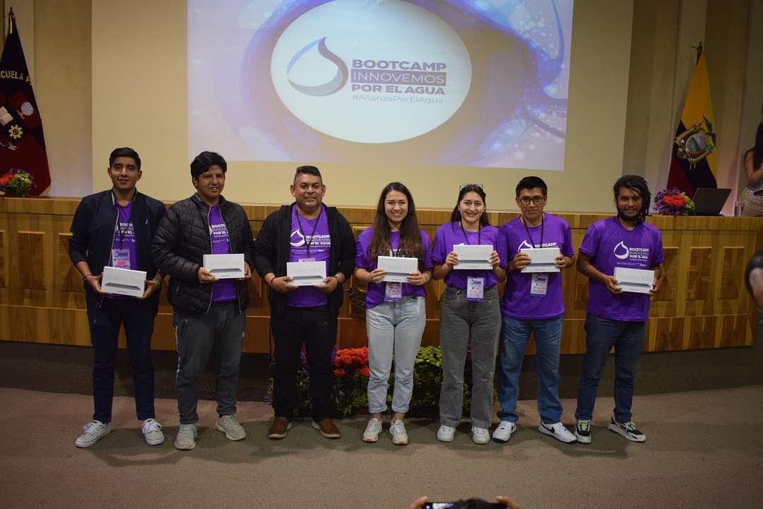 Angeles99777937's tweet image. El fin de semana participamos del 1re Bootcamp Innovemos por el Agua 2023. Se presentó una serie de proyectos innovadores, con las principales temáticas de Tecnología, calidad del agua y sostenibilidad. 

Gracias
@Ambiente_Ec 
#ARCA
#Bootcamp2023