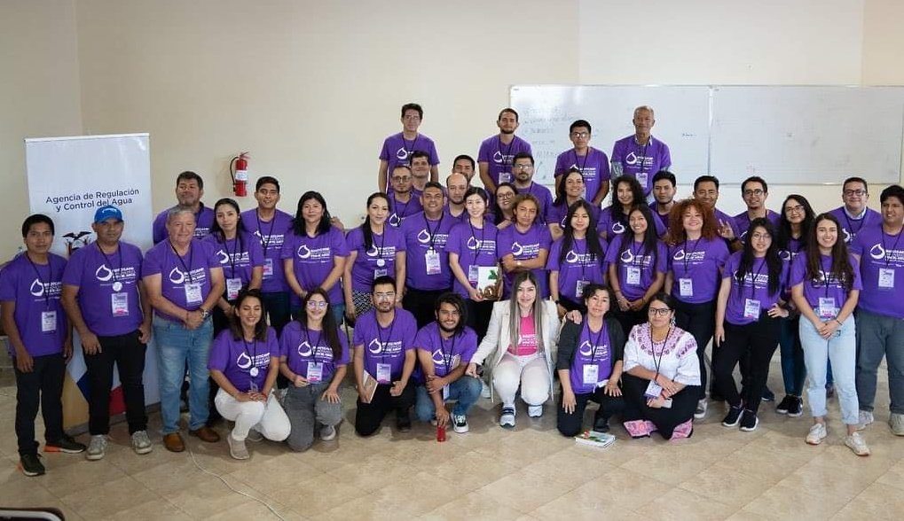 Angeles99777937's tweet image. El fin de semana participamos del 1re Bootcamp Innovemos por el Agua 2023. Se presentó una serie de proyectos innovadores, con las principales temáticas de Tecnología, calidad del agua y sostenibilidad. 

Gracias
@Ambiente_Ec 
#ARCA
#Bootcamp2023