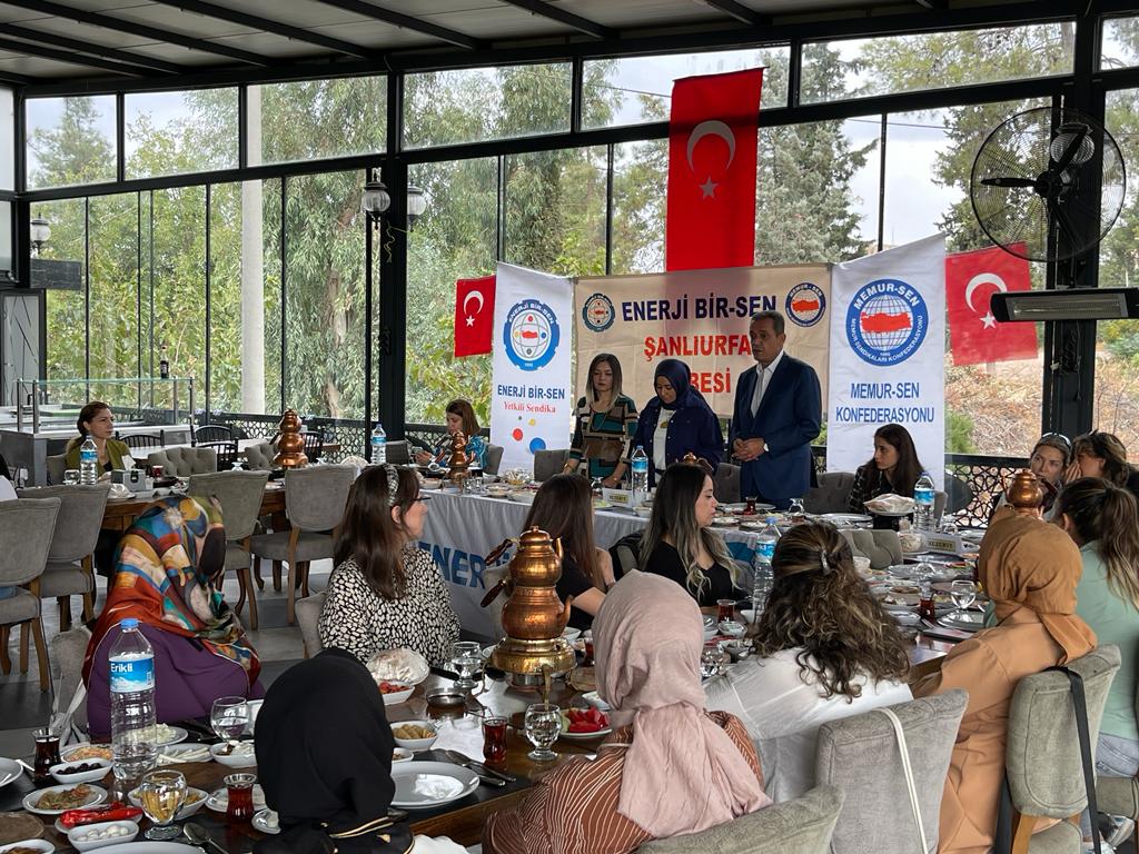 <a href="/EnerjiGapKadin/">EnerjiBirSenGapKadin</a> Komisyonumuzun Düzenlemiş olduğu  Birlik,Beraberlik,ve Dayanisma Kahvalti Programina Katilan Tüm Emekçi  Kadinlarimiza Teşekkür ederiz. 
<a href="/EnjKadinlar/">Enerji Bir-Sen Kadınlar Komisyonu</a> <a href="/Enerji1sen/">ENERJİ BİR-SEN</a> <a href="/Akarababa0263/">Abdullah karababa</a> <a href="/Arzusimsek063/">Arzu Şimsek</a> <a href="/yalcnayata/">Mehmet Yalçın Ayata</a> <a href="/modali63/">Ömer MODALI</a> <a href="/MSTF_engul/">Mustafa</a>