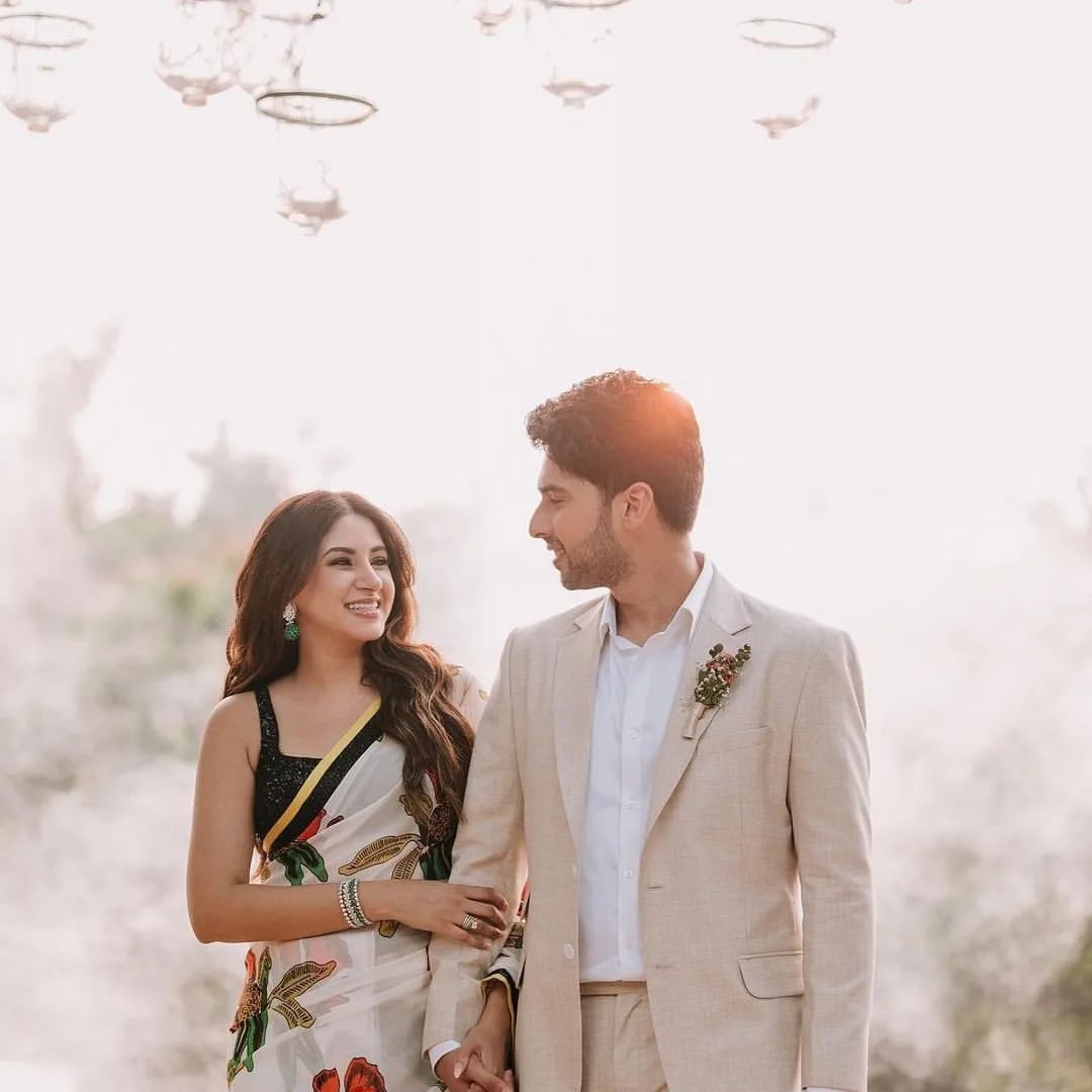 bombaytimes's tweet photo. .@ArmaanMalik22 and #AashnaShroff are officially engaged 💍 

The singer shared pictures from his recently held ring ceremony with the influencer

#ArmaanMalik #AshanaShroff #Engaged https://t.co/WYji2mhR0C