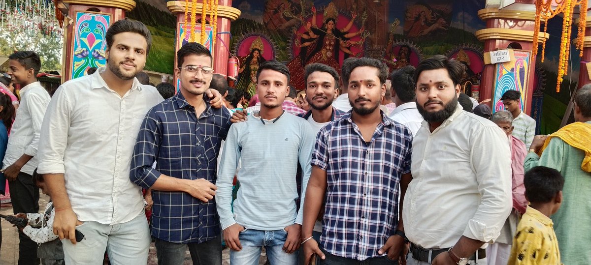 MonuRanuMishra2's tweet photo. 😒कल मैं होशियार था, इसलिए #दुनिया को बदलना चाहता था ।
आज मैं बुद्धिमान हूँ, इसलिए अपने आप को बदल रहा हूँ॥🤷🙏🏻
😒पाने से पहले और खोने के बाद ही किसी व्यक्ति का अहमियत पता चलता है🥺 #Bayy🙋
#विजयादशमी🍁🙏 की शुभकामनाएं🍁🙏
#रानू_मिश्रा🍁 https://t.co/PeBoYXVAco