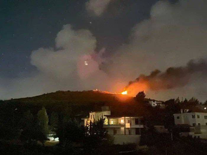Lübnan raporu: İsrael Hava Kuvvetleri güney Lübnan'daki Itatron, Maroun al-Ras ve Tal al-Nahs köylerindeki hedefleri vurdu