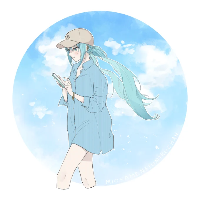 携帯見てる女の子って良い 