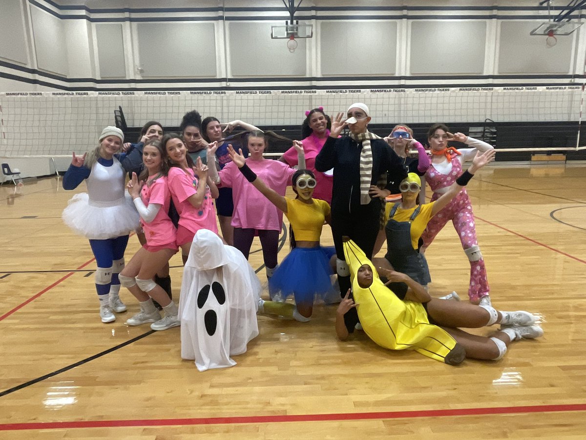 Mansfield_Vball's tweet photo. Last regular-season practice for this crew - so glad weβve had this volleyball season together! #mhsvolleyball2023 #letsgo #halloweenpractice πππ€ https://t.co/w6Kb8AY25Y