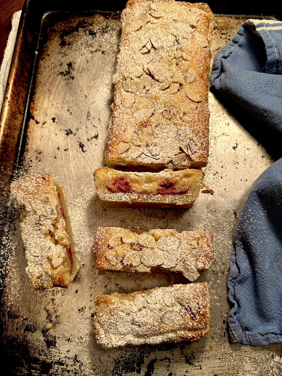 Hello_DeGeer's tweet photo. Bakewell tart attempted, á la Paul Hollywood’s book, “British Baking”. #bakebakebake https://t.co/Sa8kSyRjbV