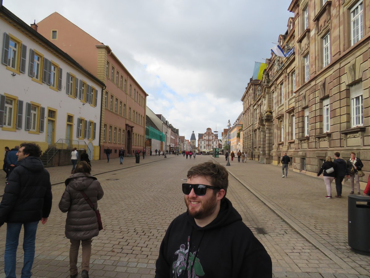 _Kauffy_'s tweet photo. @Matt_Lowne seems pretty happy in Germany 

With Beth, @SpaceExplorerW @AlexandreArrive https://t.co/hsiaG51vQx