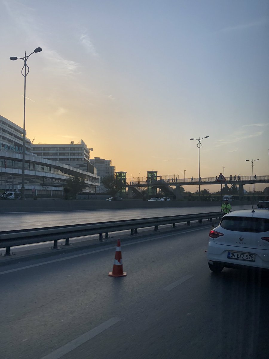 Cansuucar's tweet photo. @radyotrafik Gördük… https://t.co/zJQSQua4XI