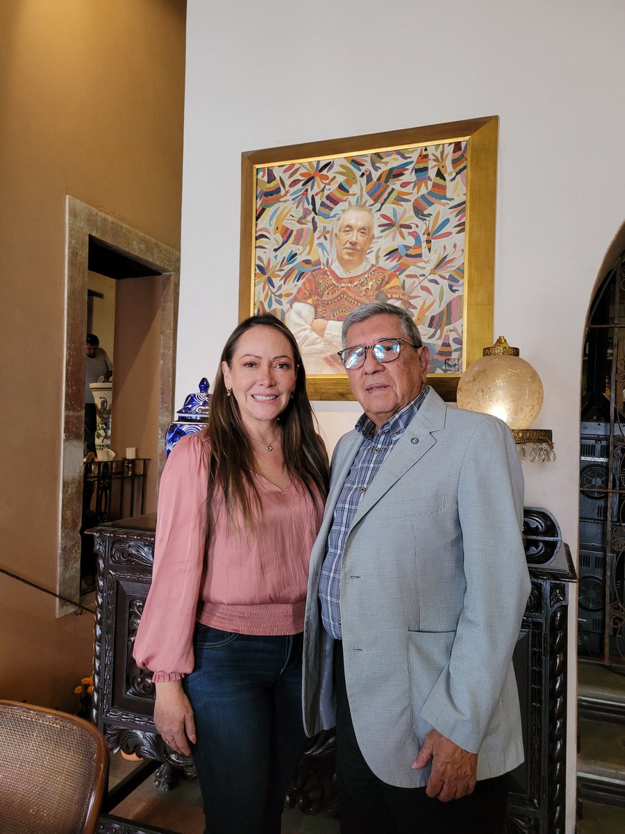 Tuve la oportunidad de platicar con el ex presidente municipal, Luis Felipe Luna Obregón, sobre las grandes coincidencias que tenemos para la construcción del nuevo Guanajuato con Sentido, 💜🩷🩵en favor de todas las familias.👨‍👩‍👧👨‍👩‍👧‍👦