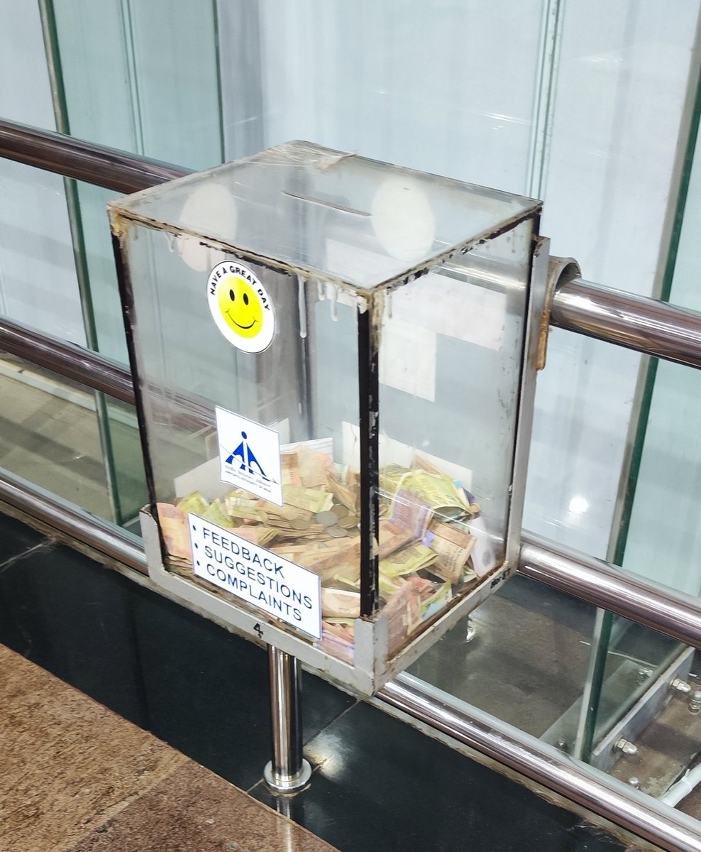 mogandoss's tweet photo. Suggestion Box la panam potrukanga... Nalla manasu karanga...
#Thichy airport. https://t.co/PKKXgudMLl