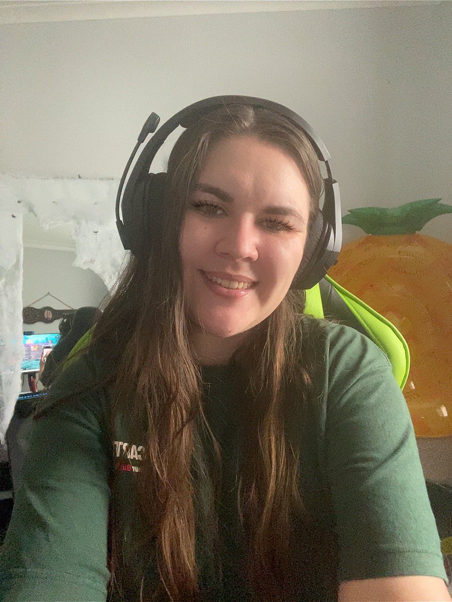 lala_land2000's tweet photo. LIVE NOW! Dead by daylight time! 
https://t.co/g7ViICH1XZ https://t.co/XzwvrqTDsl