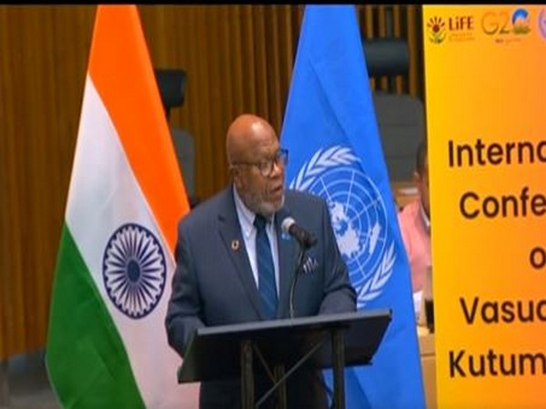 ani_digital's tweet photo. UNGA President to convene Emergency session on October 26
Read @ANI Story | https://t.co/AEAgkxSaTl
#UNGA #EmergencySession #DennisFrancis https://t.co/IRSZtZBvdb