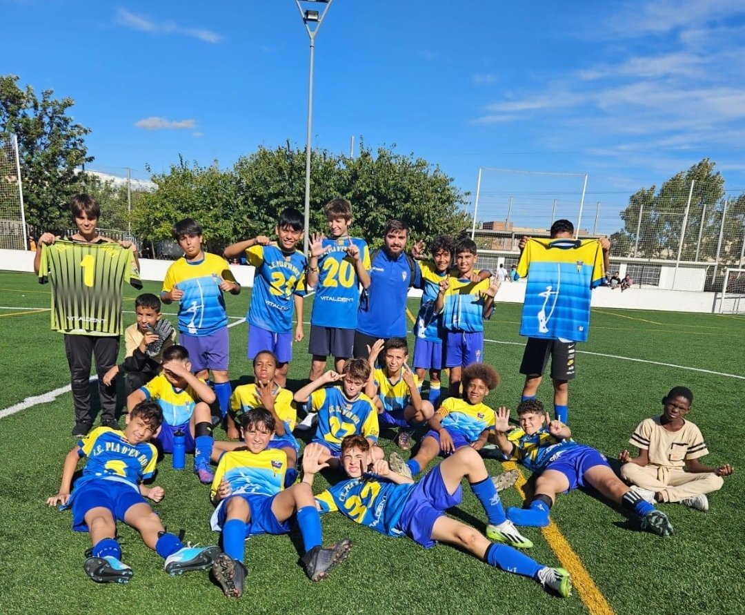 Nuestro Infantil B está semana en su partido. Buen ambiente y compañerismo pase lo que pase en el campo. Felicidades chicos!!!